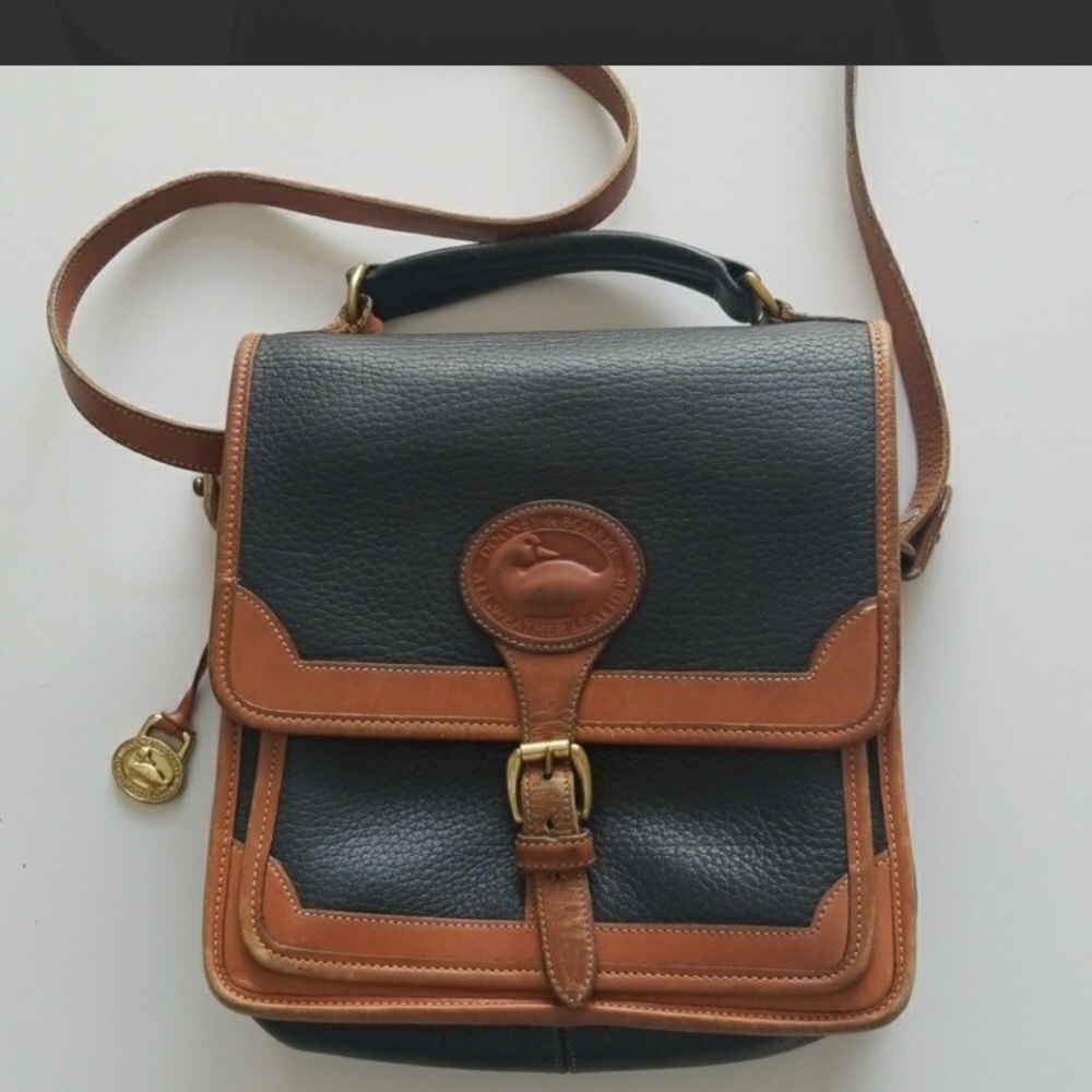 Vintage Dooney & Bourke crossbody bag